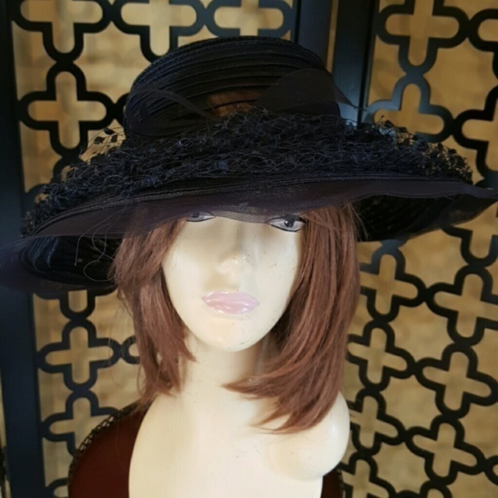 CHRISTIAN DIOR VTG  NAVY DERBY CHURCH TEA HAT‎